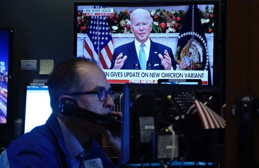 Photo for: Ignoring Doctor’s Orders: Biden Presses Panic on Omicron Despite Doc’s Findings.